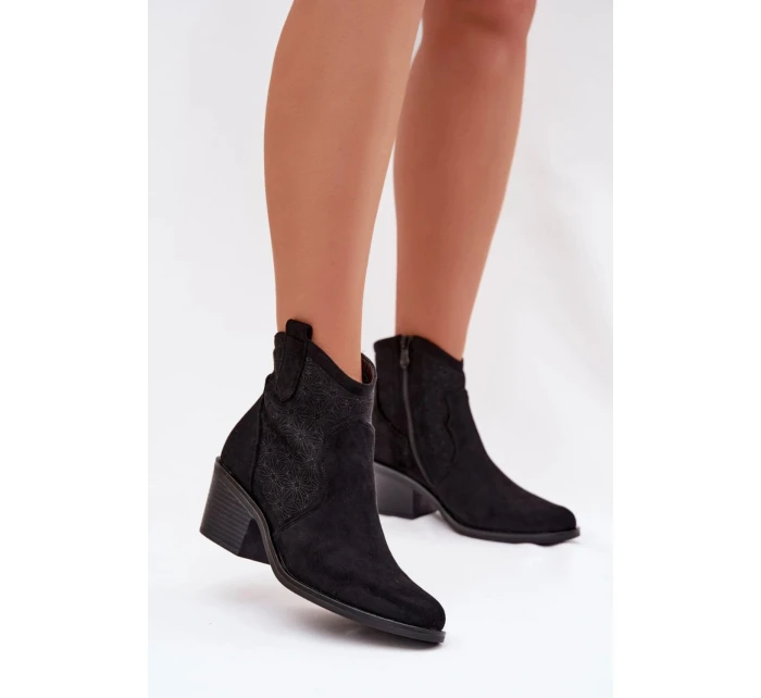 Topánky na podpätku model 224621 Krok vo veľkom štýle