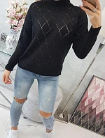Sveter s polovičným rolákom a kosoštvorcovým vzorom čierny
