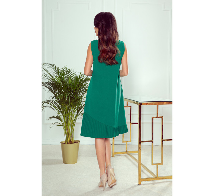 KARINE - Zelené dámske trapézové šaty s asymetrickým plisovaním 308-1