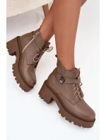 Kožené dámské kotníkové boty na klínu s ozdobným páskem zateplené model 21710528 tmavě béžové - Zazoo