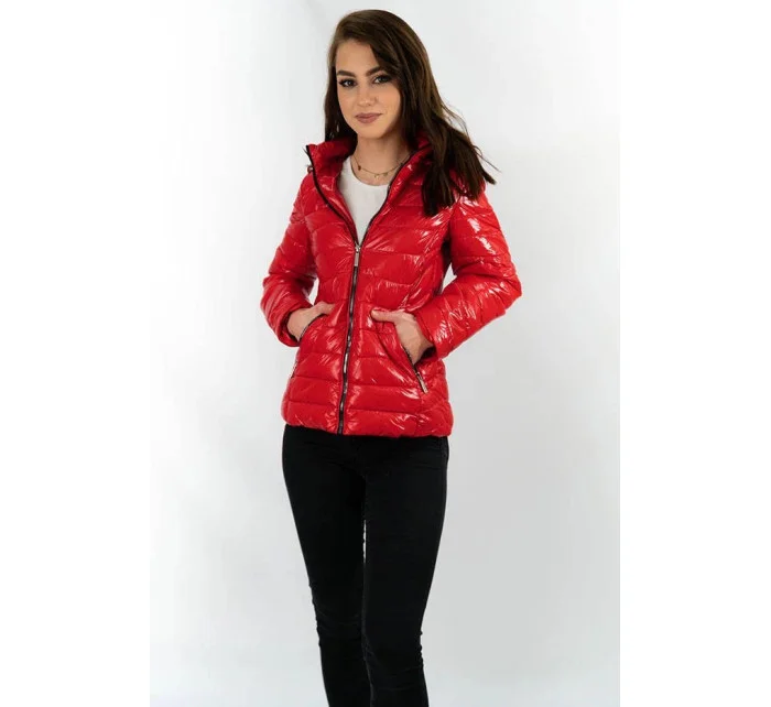 Krátka červená prešívaná dámska bunda s kapucňou (CAN-333)