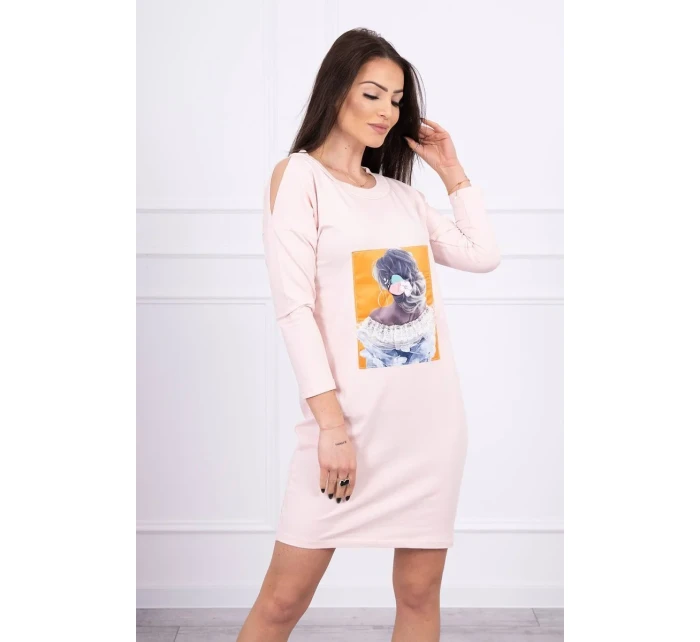 Šaty s 3D model 18744122 krajková pudrově růžová - K-Fashion