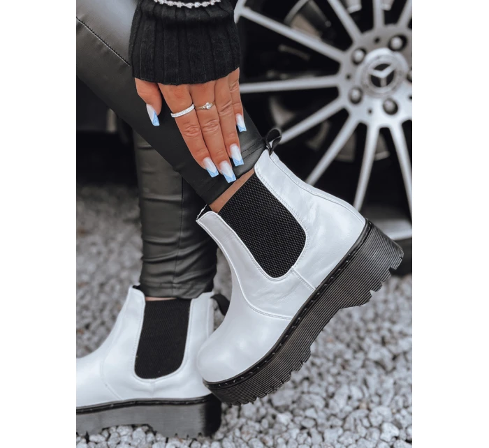 Dámské kozačky s podrážkou bílé Dstreet model 21981280 - FashionStreet Dámské kozačky s podrážkou bílé Dstreet model 21981280 - FashionStreet