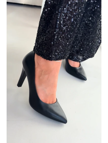 Lodičky s ihlovým podpätkom model 222540 Krok vo veľkom štýle