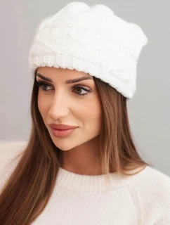 Dámska zimná čiapka s vlnou z hrubého pleteného úpletu K481 biela