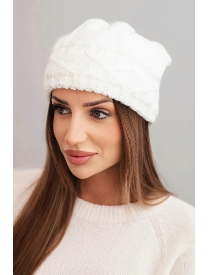 Dámská zimní čepice s vlnou v bílá model 21783049 - K-Fashion Dámská zimní čepice s vlnou v bílá model 21783049 - K-Fashion