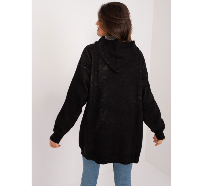 Čierny dámsky oversize sveter s predným vreckom