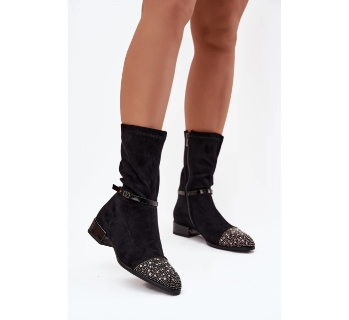Botki Damskie Na Niskim Obcasie Ze Zdobieniem I Paskiem D&A MR52-165 Czarne