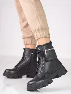 Jedinečné dámske čierne členkové topánky na plochom podpätku