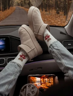 Dámske ponožky Medvedík vo svetri Ecru