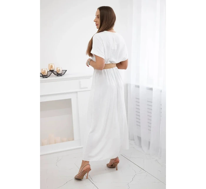 Dlouhé šaty s ozdobným páskem bílý