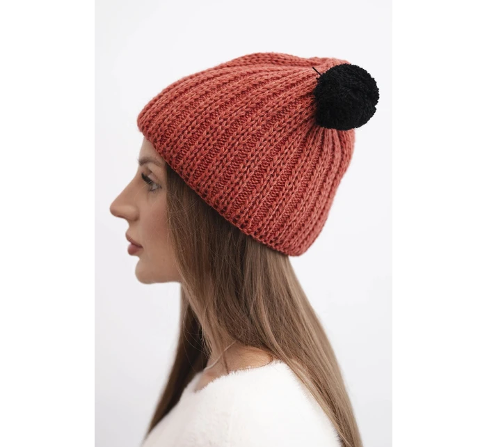 Dámská zimní čepice pletená s bambulí model 21817795 - K-Fashion Dámská zimní čepice pletená s bambulí model 21817795 - K-Fashion