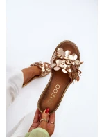 model 21650258 Dámské Kožené Žabky Na Ploché Podrážce Zlaté - Zazoo