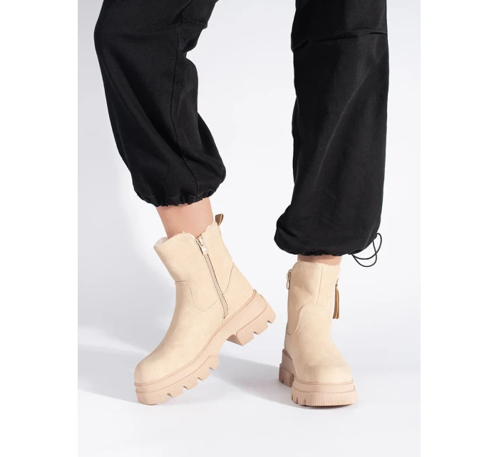 Jedinečné hnědé kotníčkové boty dámské na plochém podpatku Jedinečné hnědé kotníčkové boty dámské na plochém podpatku