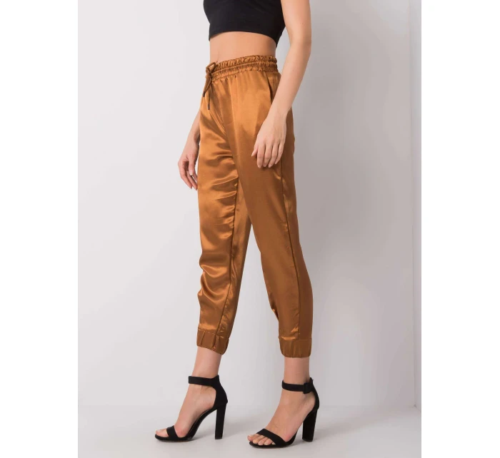 Kalhoty 217 SP model 15060881 hnědá - FPrice Kalhoty 217 SP model 15060881 hnědá - FPrice