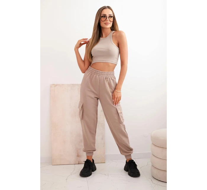 Dámské bavlněné cargo kalhoty s kapsami a řetízkem béžové Dámské bavlněné cargo kalhoty s kapsami a řetízkem béžové