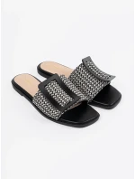 Praktické čierno-biele dámske ponožky s plochým podpätkom