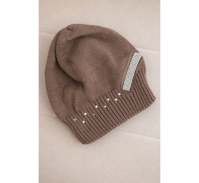 Dámská zimní vlněná čepice s ozdobnými krystalky K399 černá