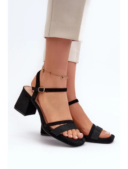 Sandále na podpätku model 197897 Krok vo veľkom štýle Sandále na podpätku model 197897 Krok vo veľkom štýle