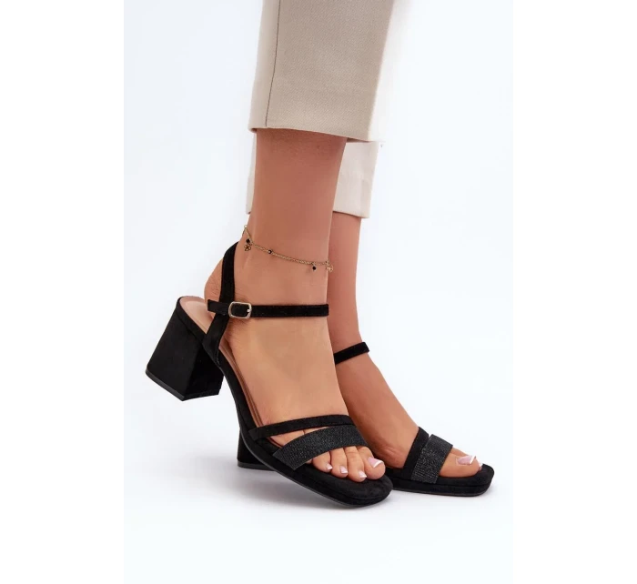 Sandále na podpätku model 197897 Krok vo veľkom štýle Sandále na podpätku model 197897 Krok vo veľkom štýle