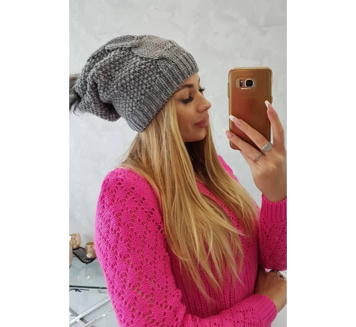 Sandra model 18750729 tmavě šedá fleecová čepice - K-Fashion Sandra model 18750729 tmavě šedá fleecová čepice - K-Fashion