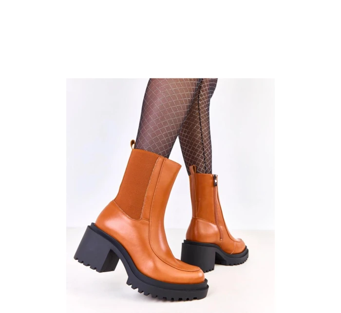 Topánky na podpätku model 219416 Solea