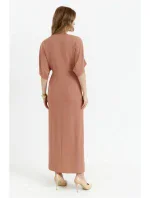 model 20589779 Maxi šaty růžové - Makover