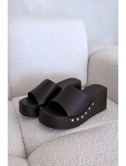 Dámské pantofle na platformě Tmavě hnědá  Paris model 22020905 - Step in style