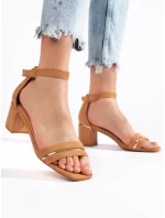Módne dámske sandále hnedej farby na širokom podpätku Módne dámske sandále hnedej farby na širokom podpätku