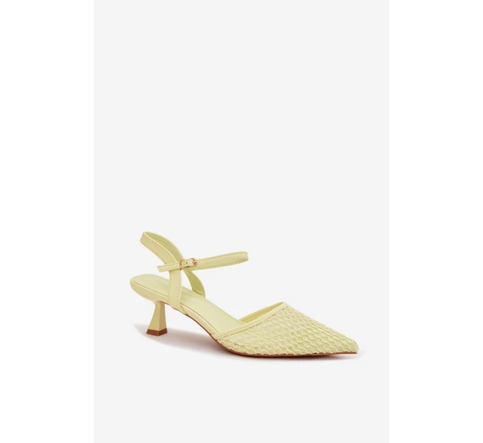 Sandále na podpätku model 225216 Vykročte štýlovo