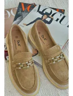 Dámske semišové mokasíny na podpätku s ozdobou D&A Brown Dámske semišové mokasíny na podpätku s ozdobou D&A Brown