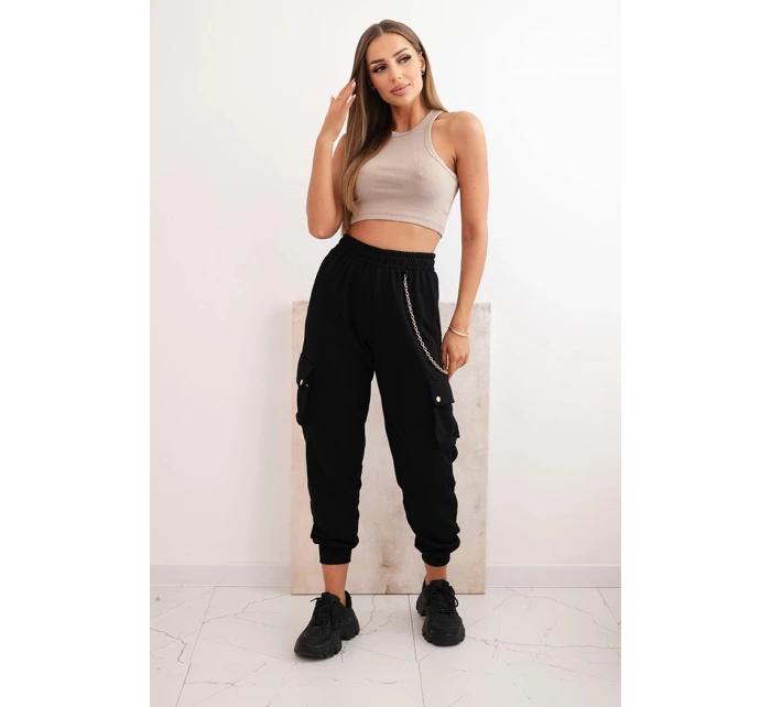 Dámske bavlnené cargo nohavice s vreckami a retiazkou čierne
