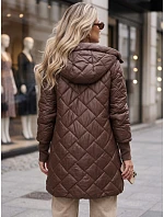 Długa kurtka damska przejściowa pikowana brązowa model 22358103 - FashionStreet Długa kurtka damska przejściowa pikowana brązowa model 22358103 - FashionStreet