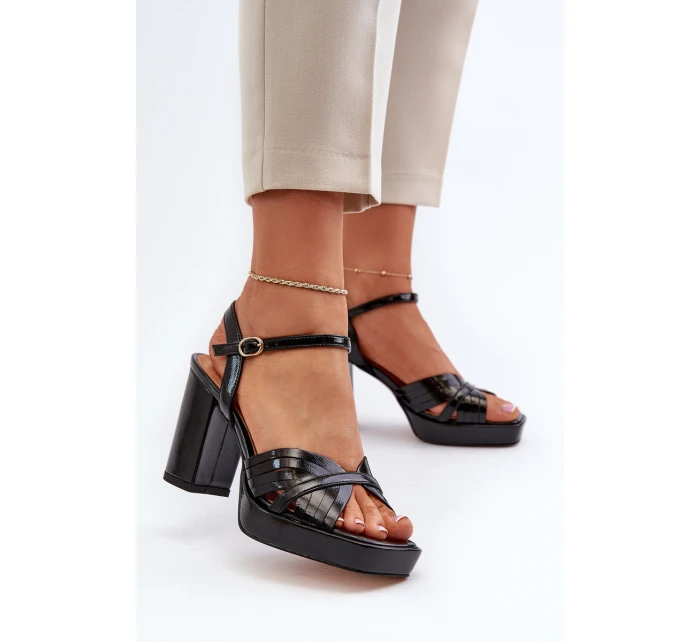 Lakované černé dámské sandály na podpatku D&A model 21656047 - S.Barski