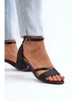 Dámské sandály na nízkém podpatku černé model 21658188 - VINCEZA Dámské sandály na nízkém podpatku černé model 21658188 - VINCEZA