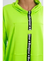 Zelené neónové šaty vo farbe kravaty