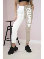 Dámske tepláky s nápisom QUEEN béžové