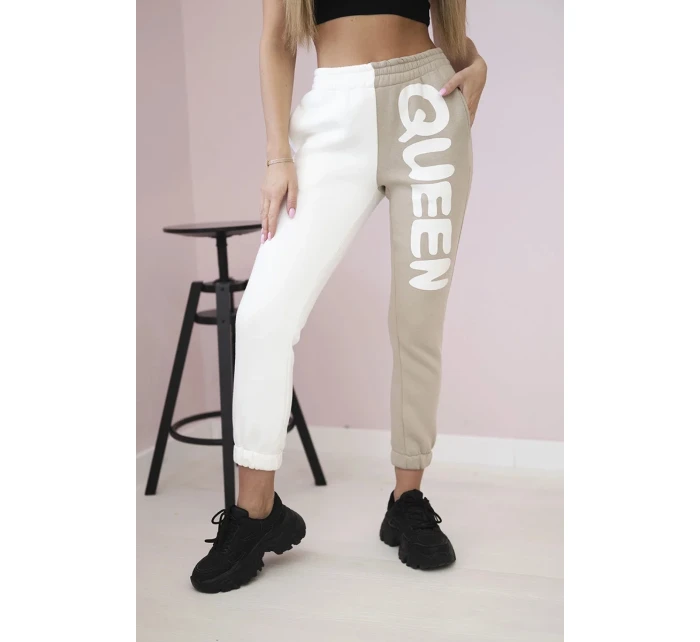 Dámske tepláky s nápisom QUEEN béžové