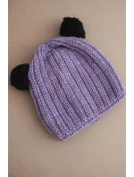 Dámská zimní čepice vlněná s bambulí model 21817779 fialová - K-Fashion Dámská zimní čepice vlněná s bambulí model 21817779 fialová - K-Fashion
