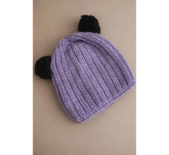 Dámská zimní čepice vlněná s bambulí model 21817779 fialová - K-Fashion Dámská zimní čepice vlněná s bambulí model 21817779 fialová - K-Fashion