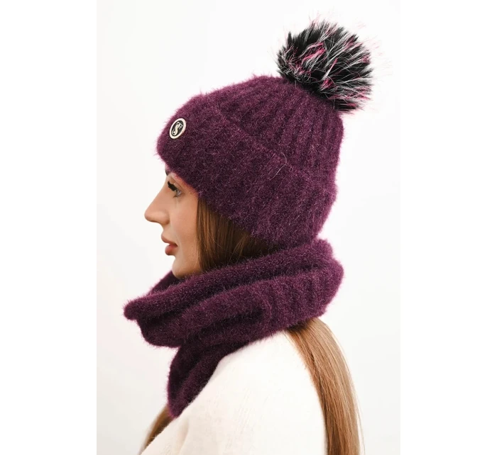 Dámsky zimný set s bambulou a šálom slivka Dámsky zimný set s bambulou a šálom slivka