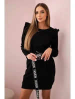 Dámské šaty s volánky a páskem černý