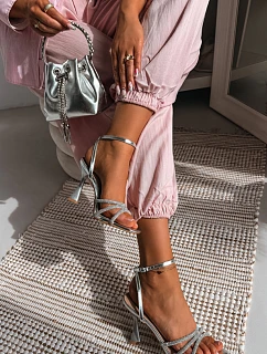 Sandále na podpätku model 226507 Krok vo veľkom štýle