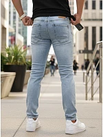 Pánske slim fit džínsy s odieraním svetlo modrá FashionStreet UX4488
