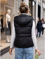 Dámska prešívaná vesta s kapucňou, čierna, FashionStreet TY5973 Dámska prešívaná vesta s kapucňou, čierna, FashionStreet TY5973