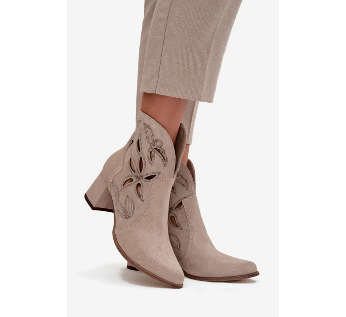 Semišové dámské kotníčkové boty na podpatku  Cappuccino model 21713248 - Zazoo