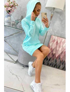 Šaty s kapucí v mátové barvě