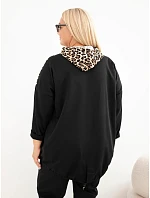 Dámska mikina z viskózy vo veľkosti Plus Size s kapucňou a leopardovými vsadkami, čierna Dámska mikina z viskózy vo veľkosti Plus Size s kapucňou a leopardovými vsadkami, čierna