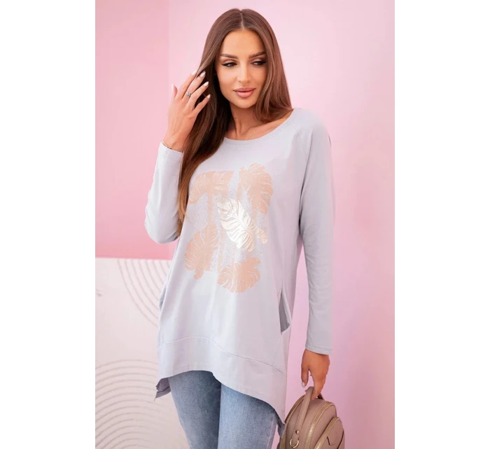 Dámská halenka s kapsami a ozdobným potiskem šedý Dámská halenka s kapsami a ozdobným potiskem šedý