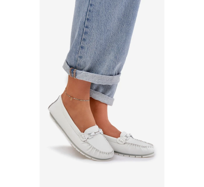 Płaskie Skórzane Mokasyny Z Ozdobą S.Barski LR51-547 Białe Płaskie Skórzane Mokasyny Z Ozdobą S.Barski LR51-547 Białe